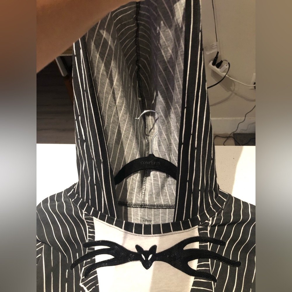Used 3XL Disney Jack Skellington Hood Shirt Tim Burton’s Nightmare Before Xmas - Picture 8 of 8